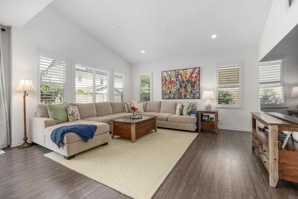 https://cdn.realtyfeed.com/cdn/127/306742705/417dbceb6af621cba8945df1ec1350fe.webp
