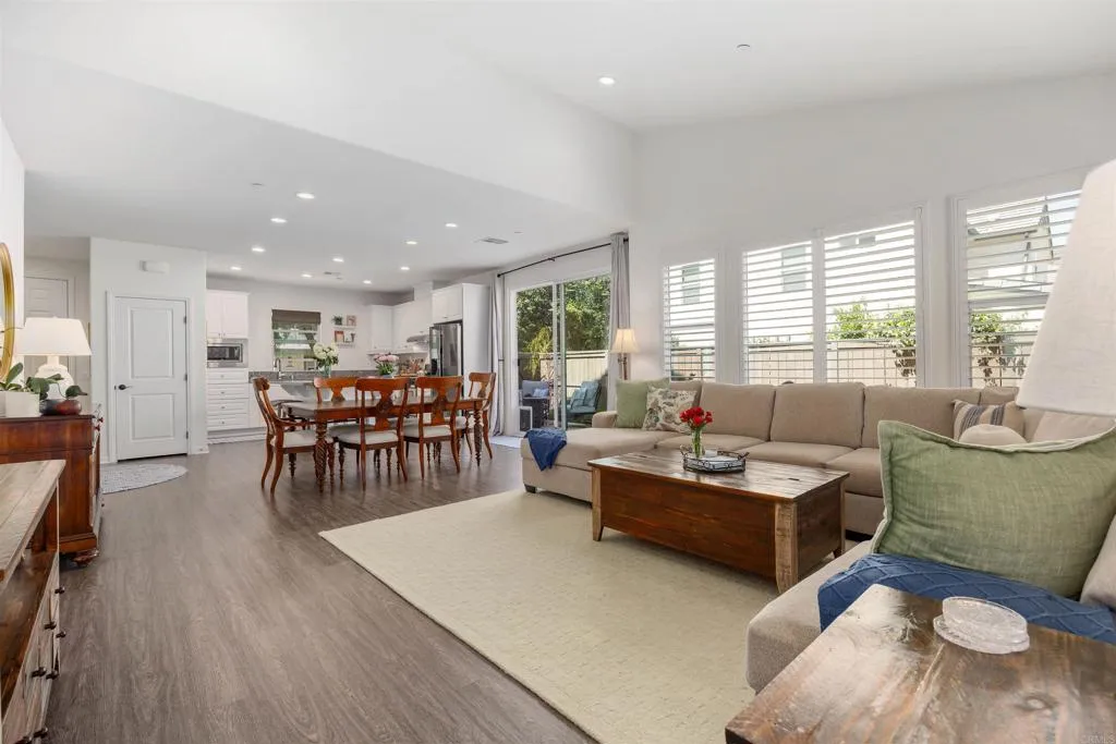 https://cdn.realtyfeed.com/cdn/127/306742705/7a0d4ac803d8721b6c54ce7f3ad0d5c5.webp