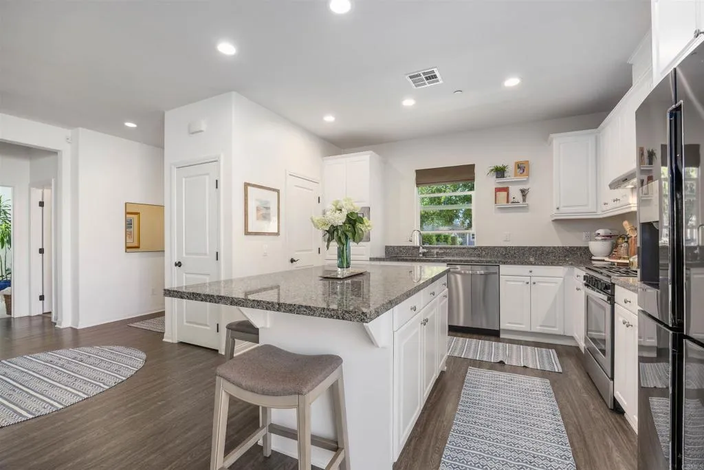 https://cdn.realtyfeed.com/cdn/127/306742705/a5d05857c90db8e1cf248db6c5bcd65c.webp