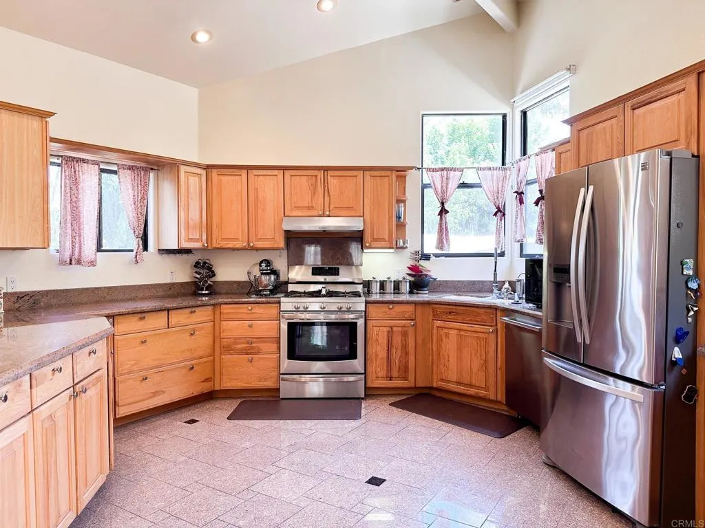 https://cdn.realtyfeed.com/cdn/127/306742728/1d52037bc4909f57ee93602c2ace1a5d.webp