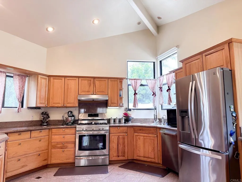 https://cdn.realtyfeed.com/cdn/127/306742728/6f38d65ce86ef53f8e60df44f9464293.webp