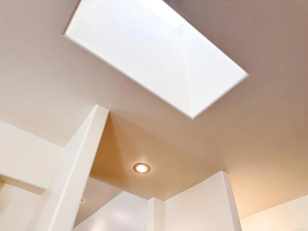 https://cdn.realtyfeed.com/cdn/127/306742728/da7bb72daa1ef8ba7e4c77dae896bd93.webp