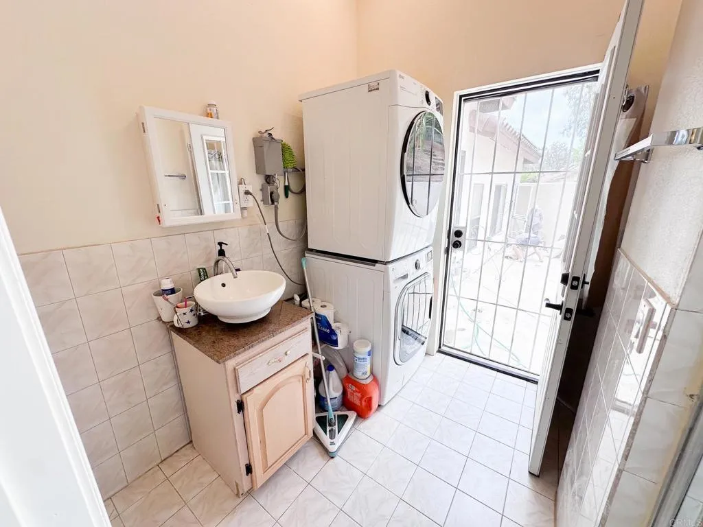 https://cdn.realtyfeed.com/cdn/127/306742728/dabedfebfda13bf9ac5d7521f00261e9.webp