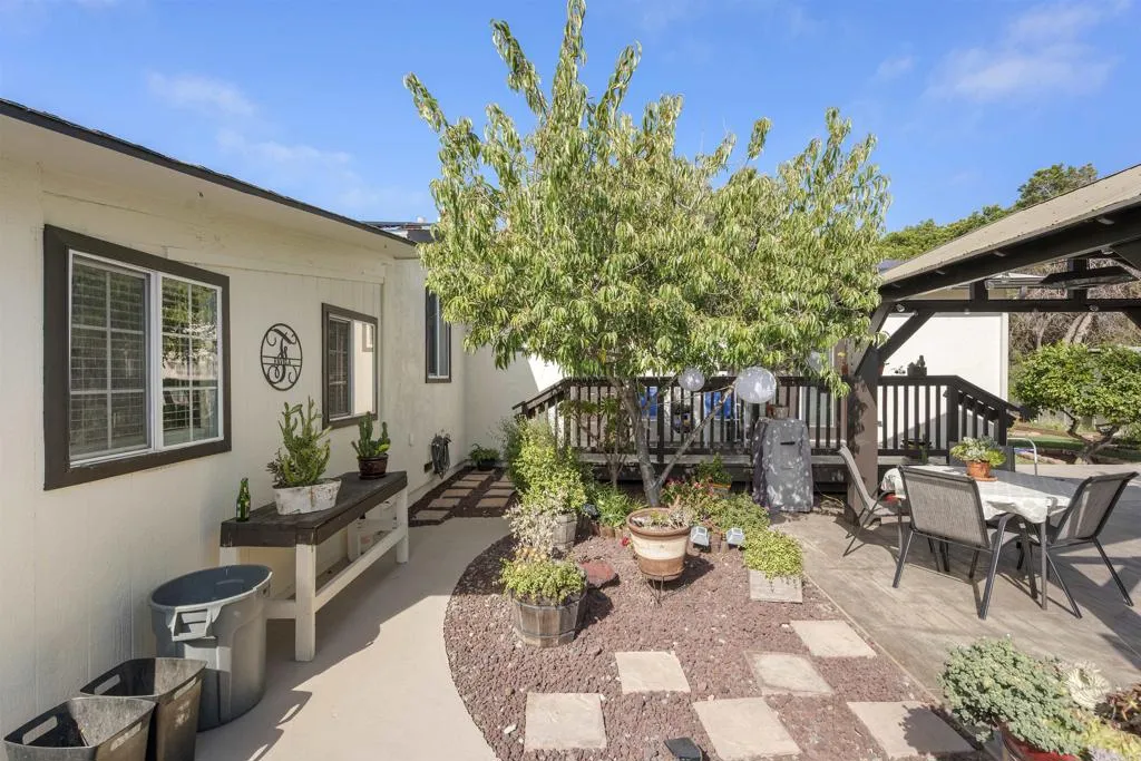 https://cdn.realtyfeed.com/cdn/127/306742778/3e5a34df43d4c1e3f9e73270000a377d.webp
