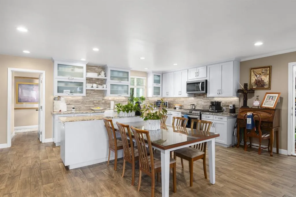 https://cdn.realtyfeed.com/cdn/127/306742778/56535c9630ef7a9c2a3daf4fcc01c3e2.webp