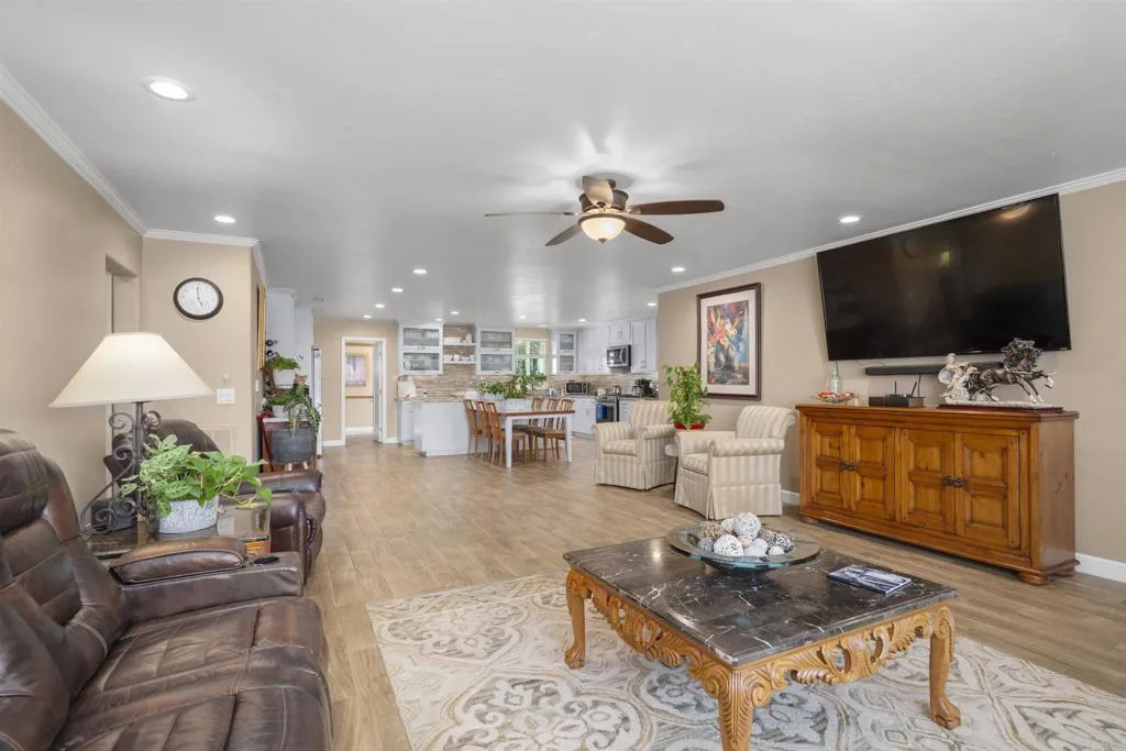https://cdn.realtyfeed.com/cdn/127/306742778/bb4e394e51e1e1f9165dfe04d5f60a94.webp