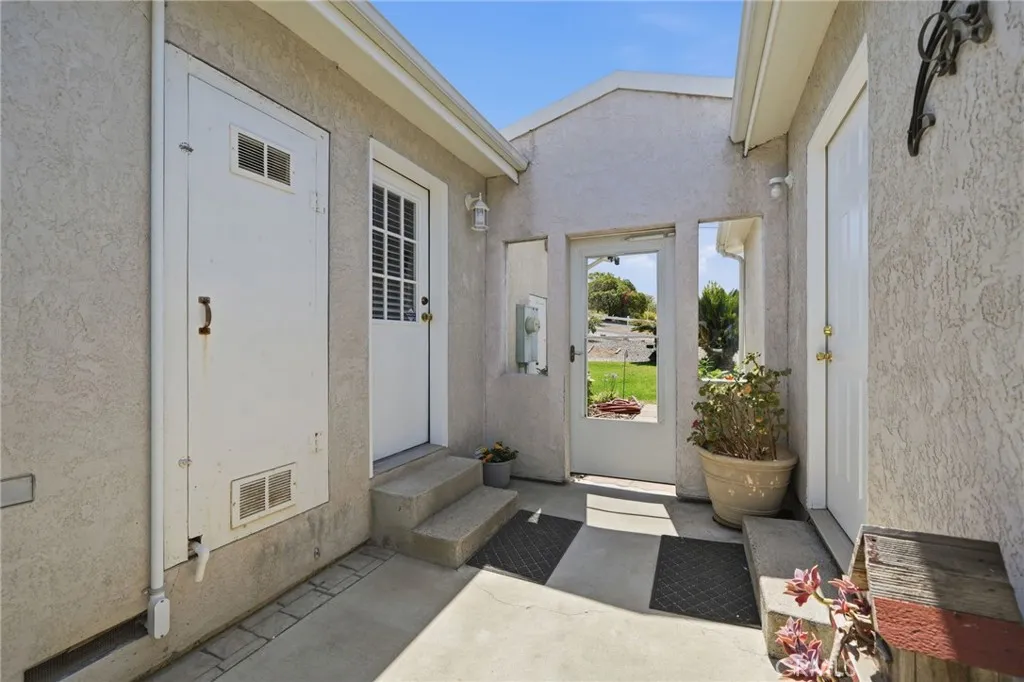 https://cdn.realtyfeed.com/cdn/127/306742781/06bc36a04964937283323ee723debd8f.webp