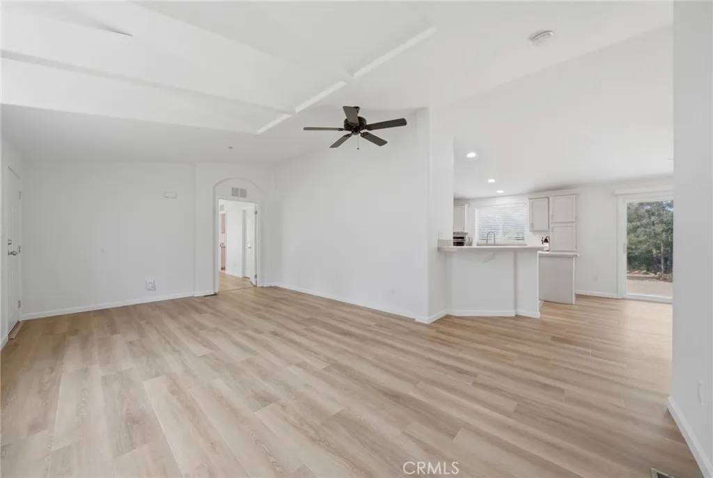 https://cdn.realtyfeed.com/cdn/127/306742781/5142bcd0e19597ba718877aea82a21f3.webp