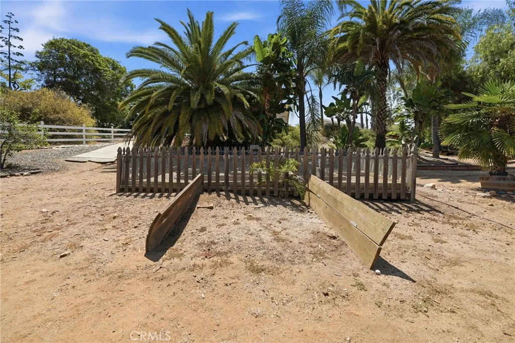 https://cdn.realtyfeed.com/cdn/127/306742781/bbe587d2198cd9200c30746ac8c2b0c0.webp