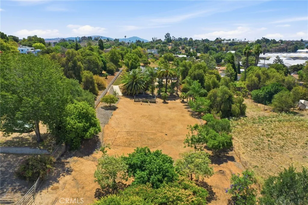 https://cdn.realtyfeed.com/cdn/127/306742781/c4f093d5650663b6fdd182c99ac6a855.webp