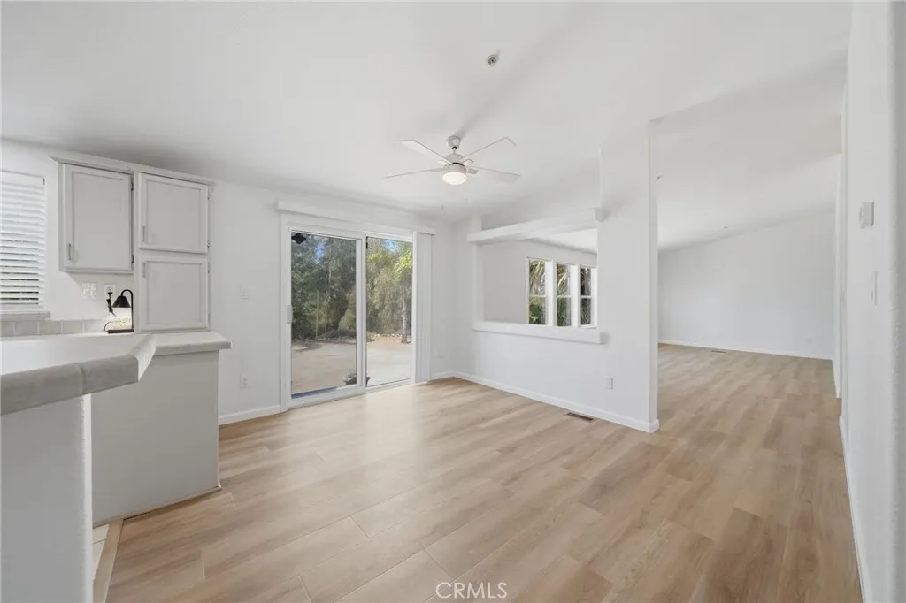 https://cdn.realtyfeed.com/cdn/127/306742781/ca4d6ed851f3bd7addb98e73dac3deff.webp