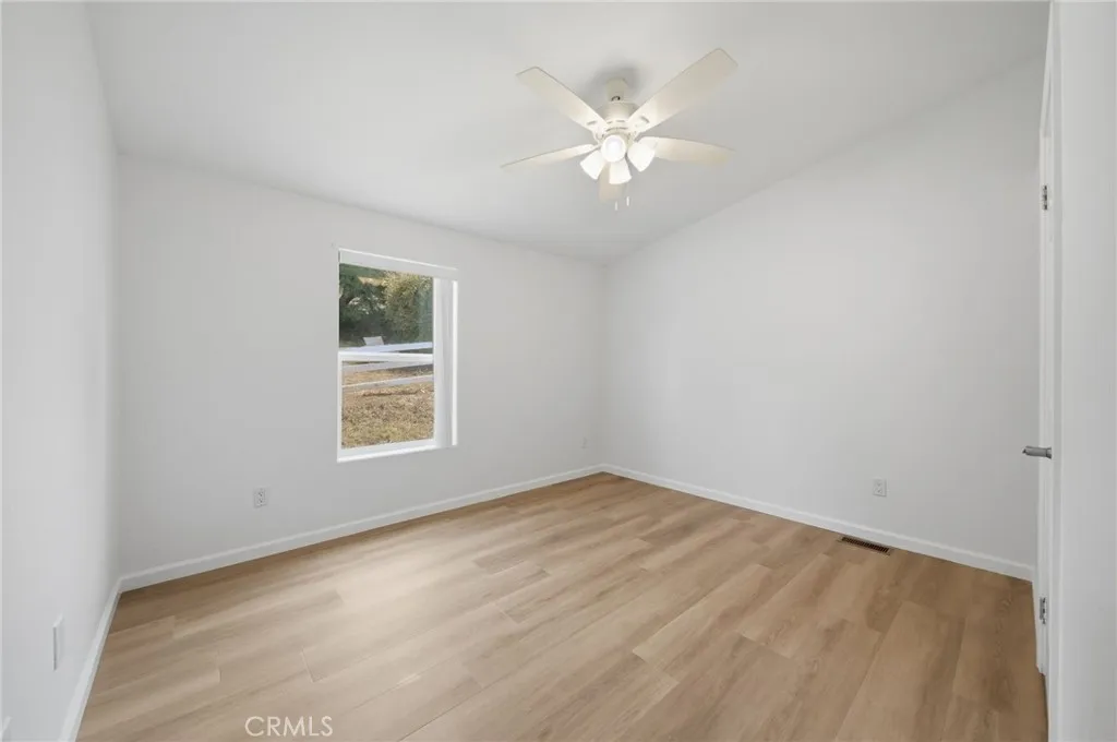 https://cdn.realtyfeed.com/cdn/127/306742781/f04b40523aa2749dff5ababbaeec7921.webp