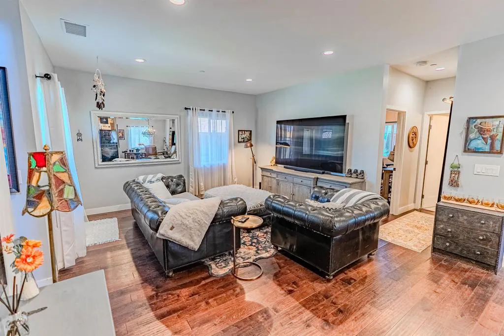 https://cdn.realtyfeed.com/cdn/127/306742835/c9f363d8664308a4c796b5e659e006be.webp