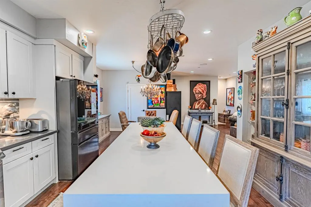 https://cdn.realtyfeed.com/cdn/127/306742835/f1dbfca6e691899eb9b802b440a10ca0.webp