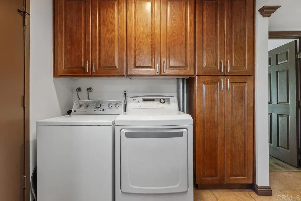 https://cdn.realtyfeed.com/cdn/127/306742854/0ded701ee6b6f1daa9ed35408e55923f.webp