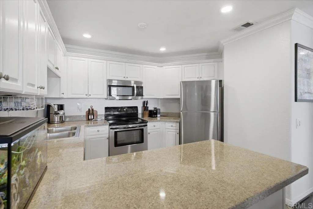 https://cdn.realtyfeed.com/cdn/127/306742895/0538c819ff15eac684e98a447273b6f7.webp
