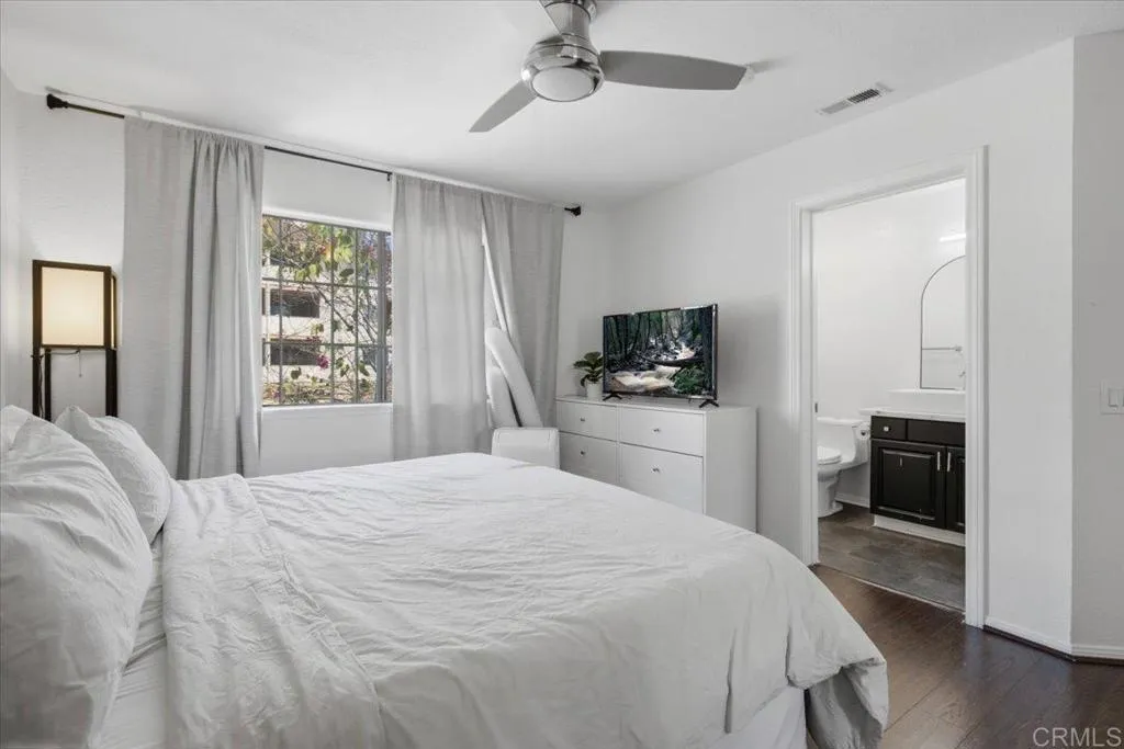 https://cdn.realtyfeed.com/cdn/127/306742895/8afa17aa4a124f7e3d2740ee5a4dfd23.webp