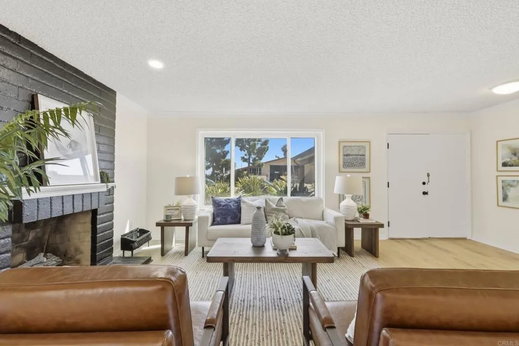 https://cdn.realtyfeed.com/cdn/127/306742921/35b3ccc77bf389d57f5c0912d8885ff1.webp