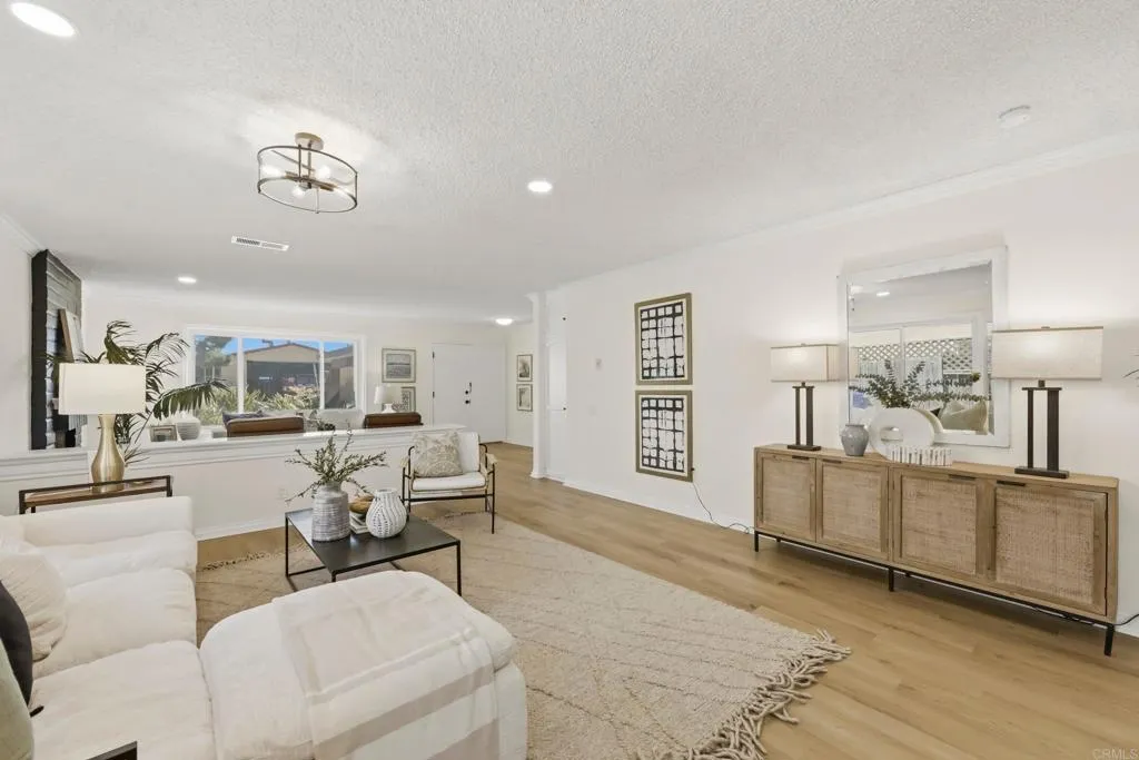 https://cdn.realtyfeed.com/cdn/127/306742921/b9bd76747b5c1e22c03d5f3e344d2578.webp