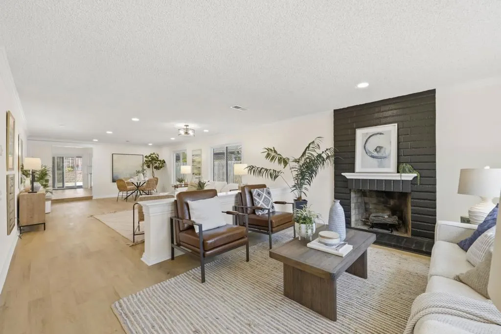 https://cdn.realtyfeed.com/cdn/127/306742921/cc9295a519524e4e5e5e94278314d9f2.webp