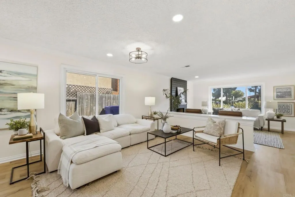 https://cdn.realtyfeed.com/cdn/127/306742921/ce85f47bebd52a11b7cffdcef90607bc.webp