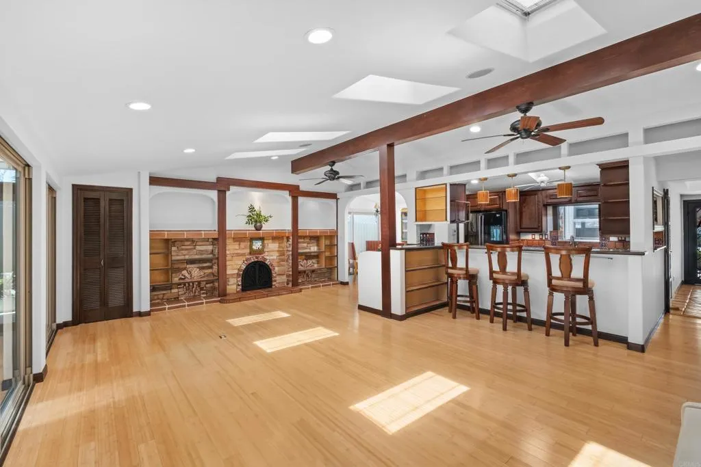 https://cdn.realtyfeed.com/cdn/127/306742966/bec1ee442fe9cec282c79d4cf8753d9e.webp