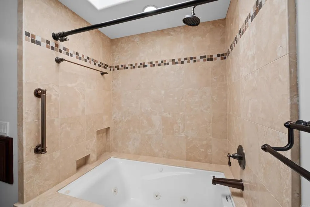 https://cdn.realtyfeed.com/cdn/127/306742966/ce531ce75a2b3894bd851eb2b4b41572.webp