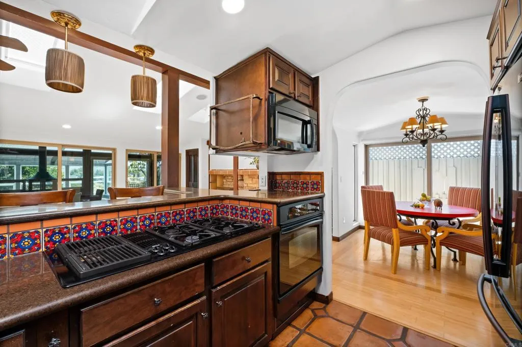 https://cdn.realtyfeed.com/cdn/127/306742966/f157ed1bc5c29918ca15dc86ddef09ed.webp