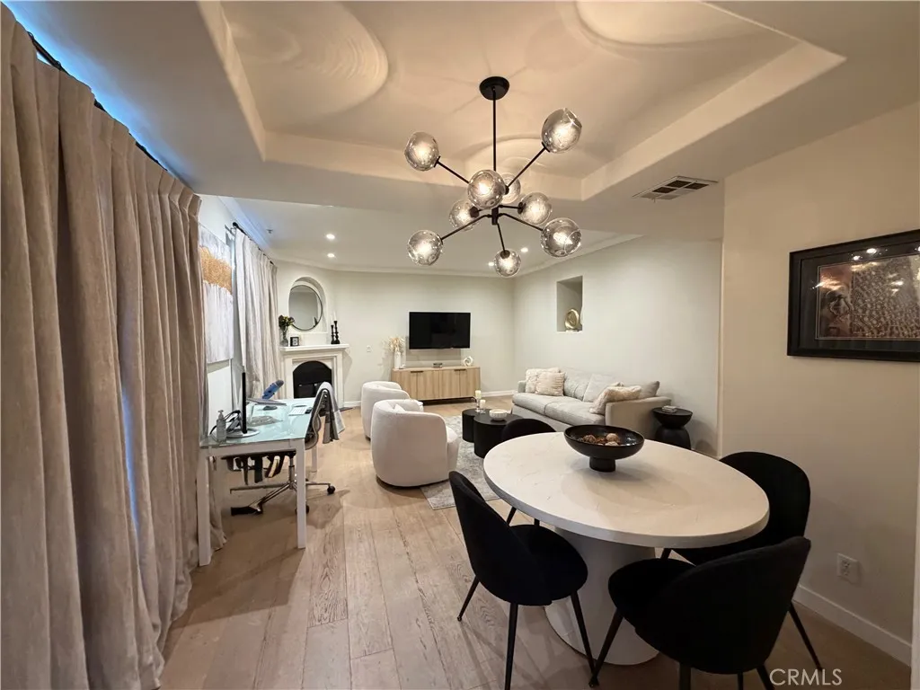 Sherman Oaks, CA 91403