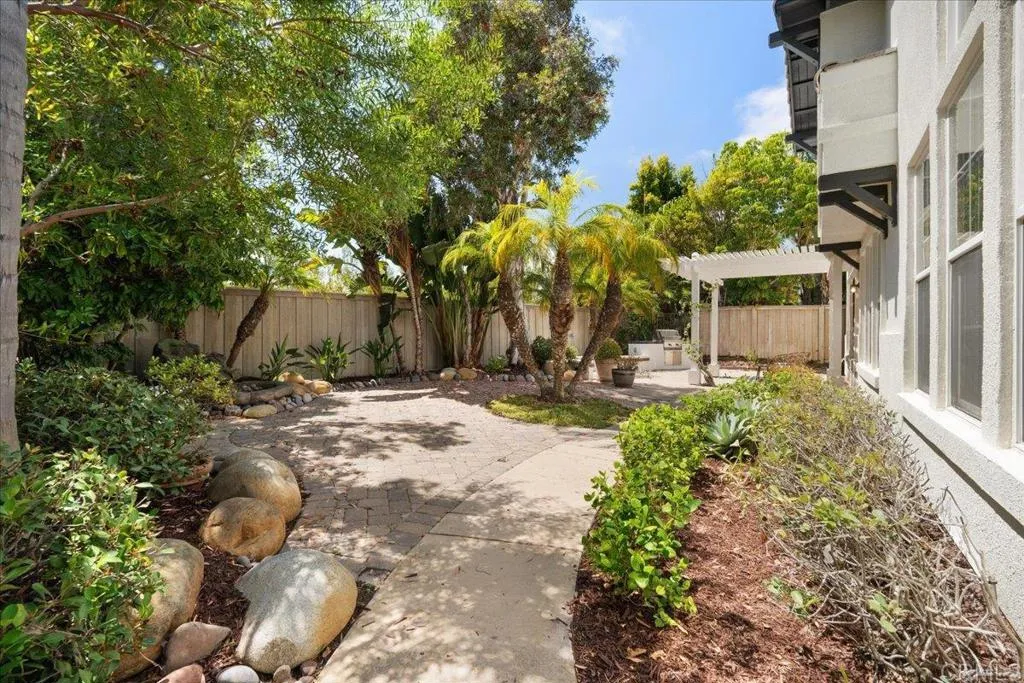 https://cdn.realtyfeed.com/cdn/127/306743099/72821e54f5073a874607b8fa7368c0f0.webp