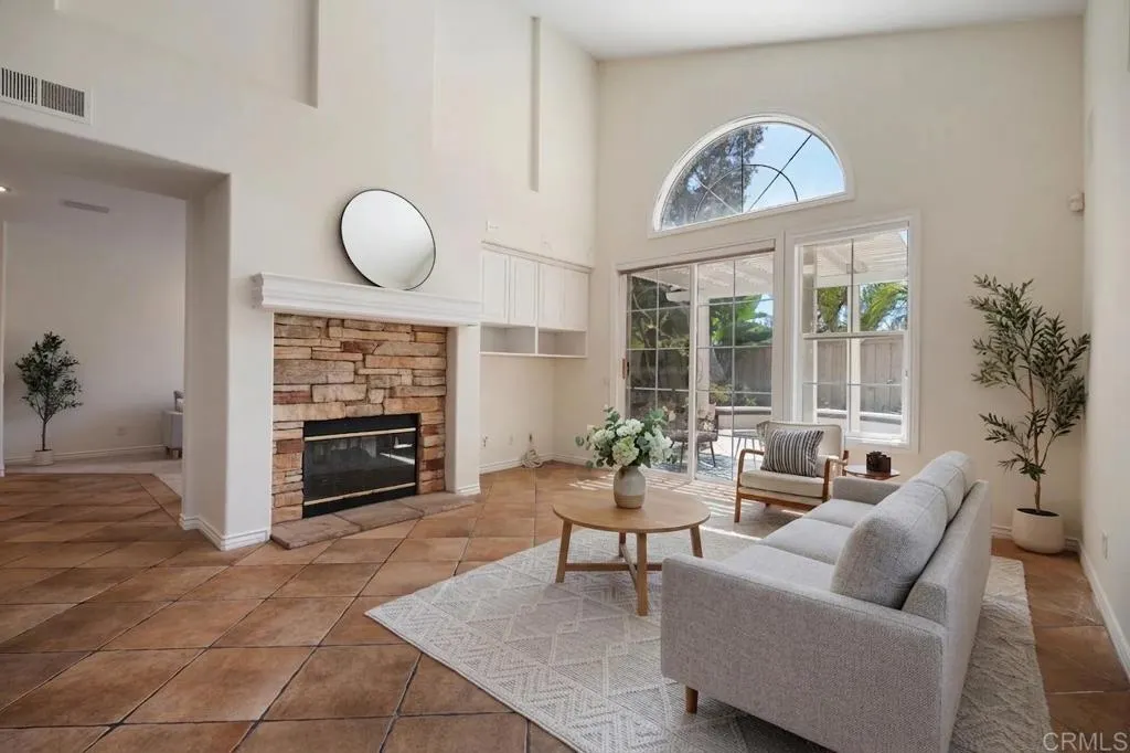 https://cdn.realtyfeed.com/cdn/127/306743099/c32c48df61076deffd9bda631f1a30b0.webp