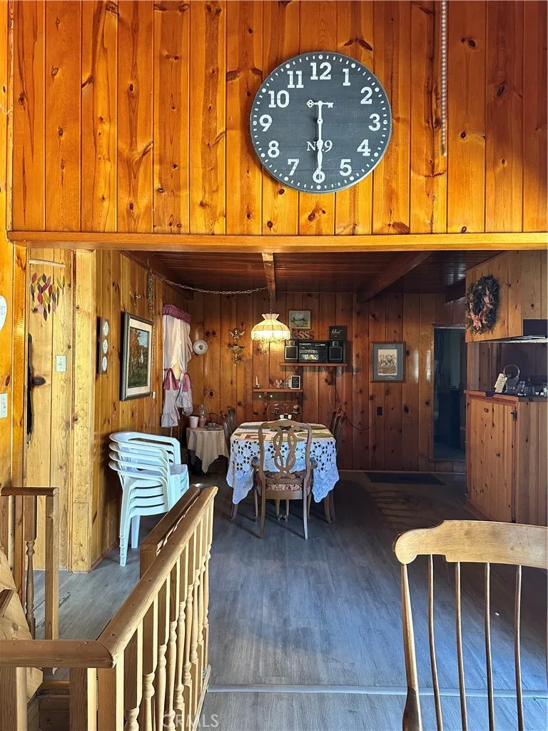 1223 Bear Springs