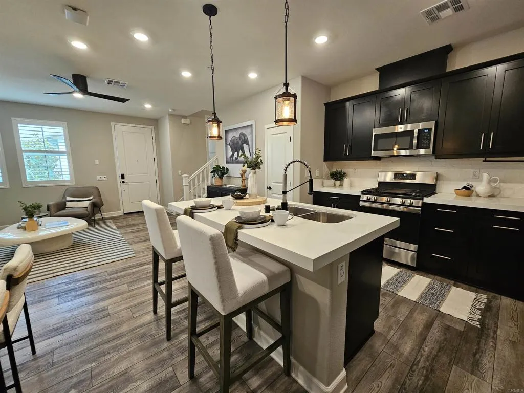 https://cdn.realtyfeed.com/cdn/127/306743146/ef35706cb2f88e38216a89d1d0396bc9.webp