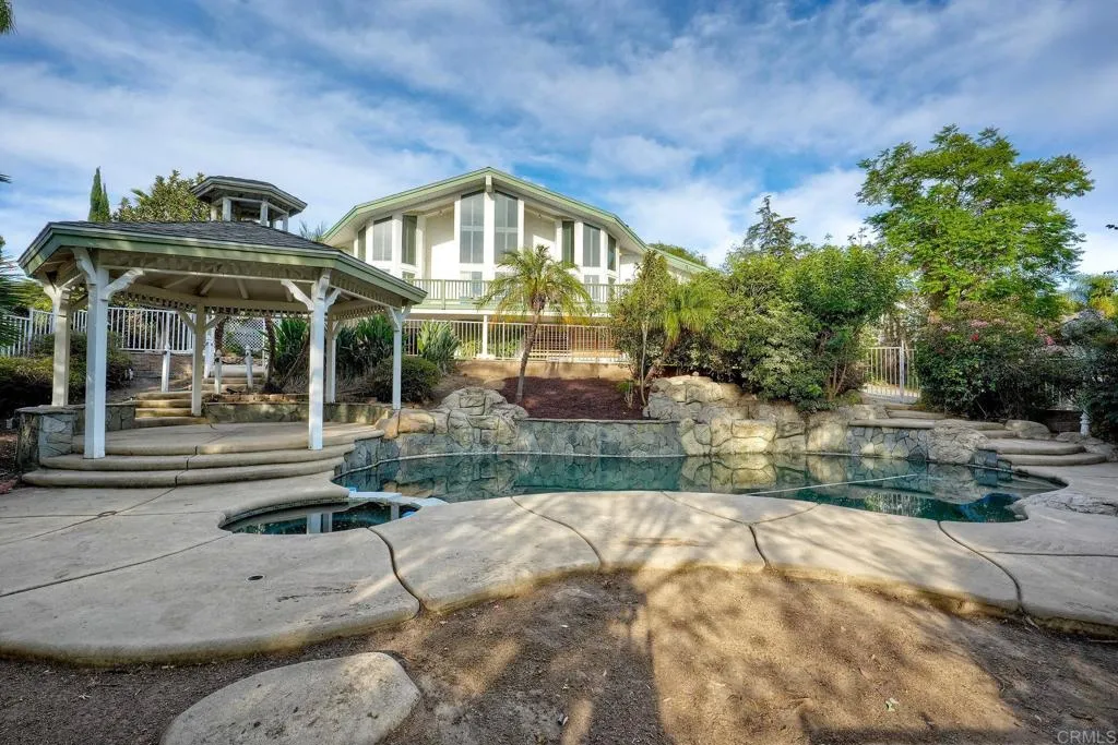 2039 E Mission Road