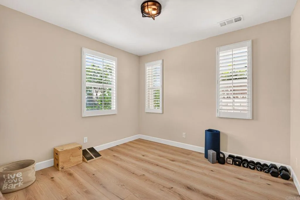 https://cdn.realtyfeed.com/cdn/127/306743162/83ce57dc50602504271940fd828d041c.webp