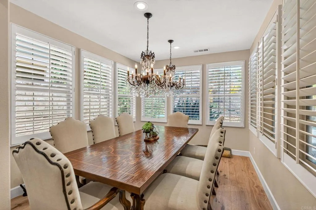 https://cdn.realtyfeed.com/cdn/127/306743162/886cbd74e37e52cc6c53e5d0d4c73f1d.webp