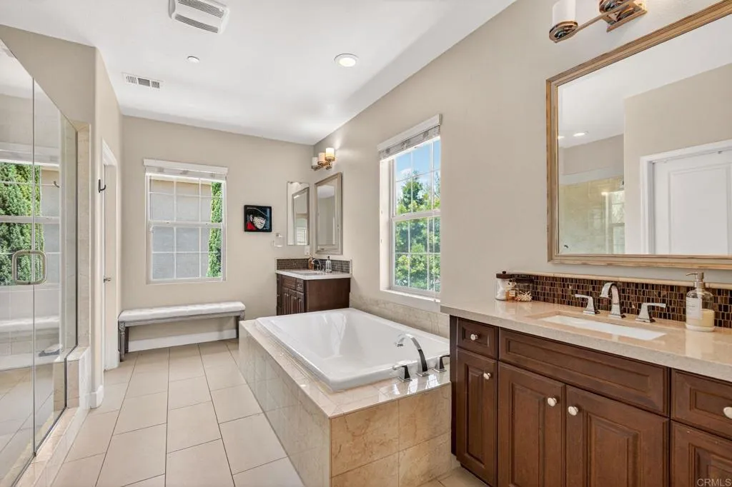 https://cdn.realtyfeed.com/cdn/127/306743162/a84b6de4557a82ad334a49f2c746cec5.webp