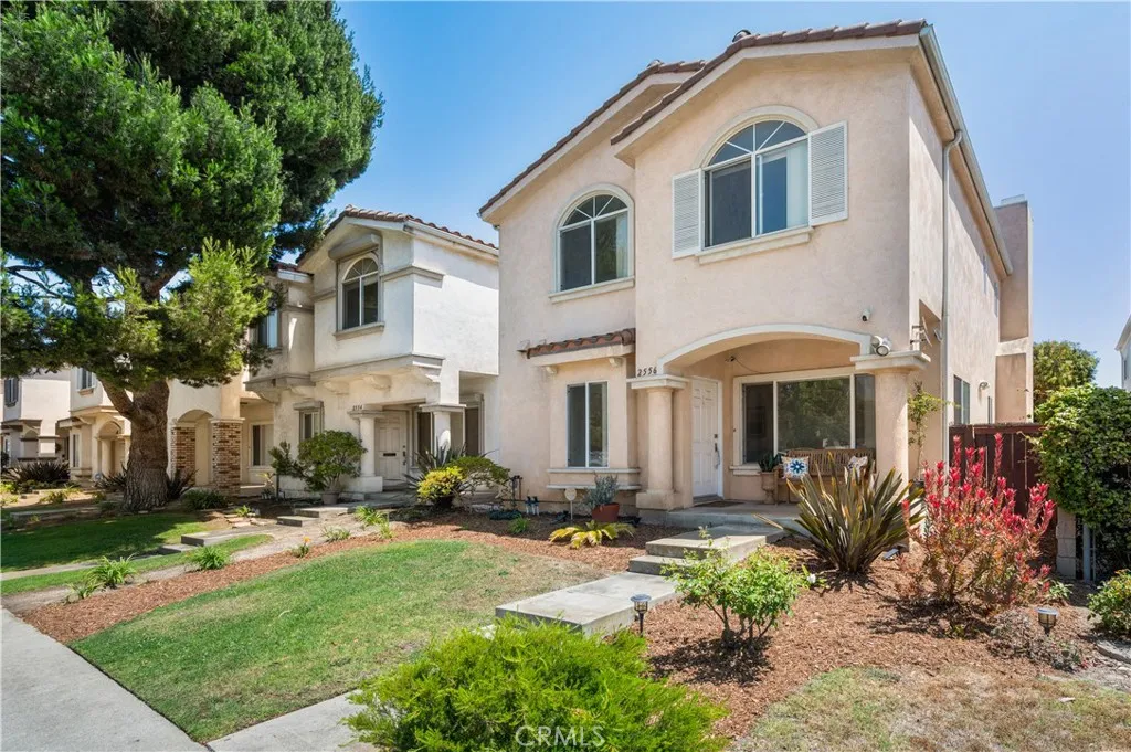 2556 W 235th Street