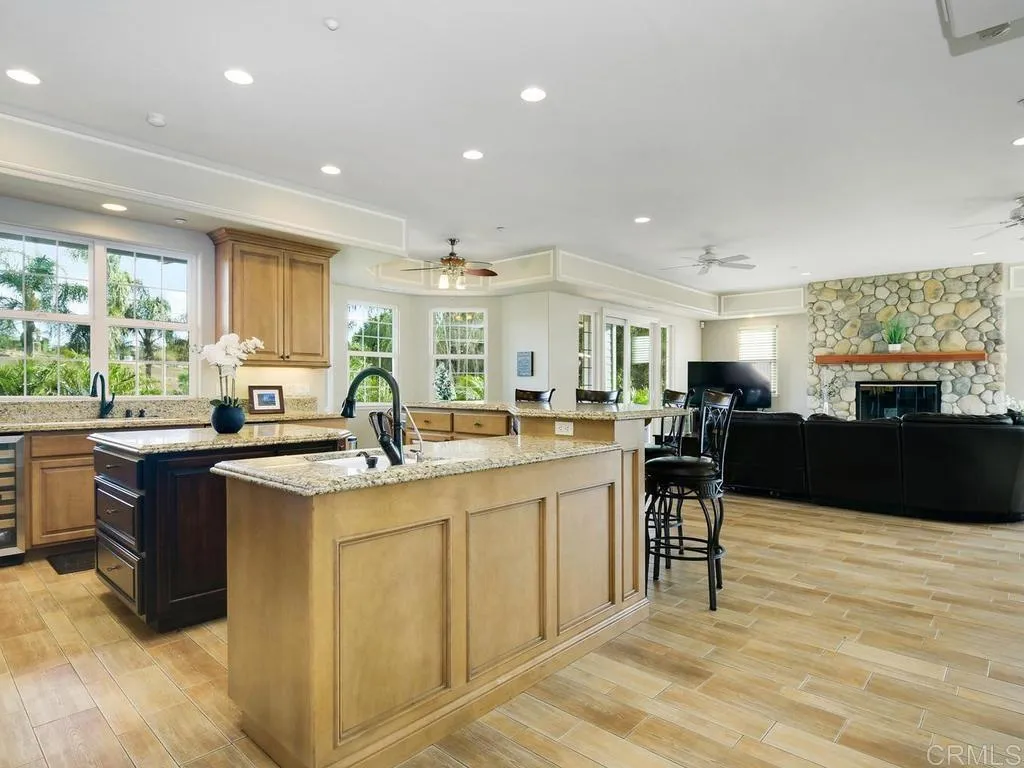 https://cdn.realtyfeed.com/cdn/127/306743205/f0f09cfd7e3134838ccbb8a33163878c.webp