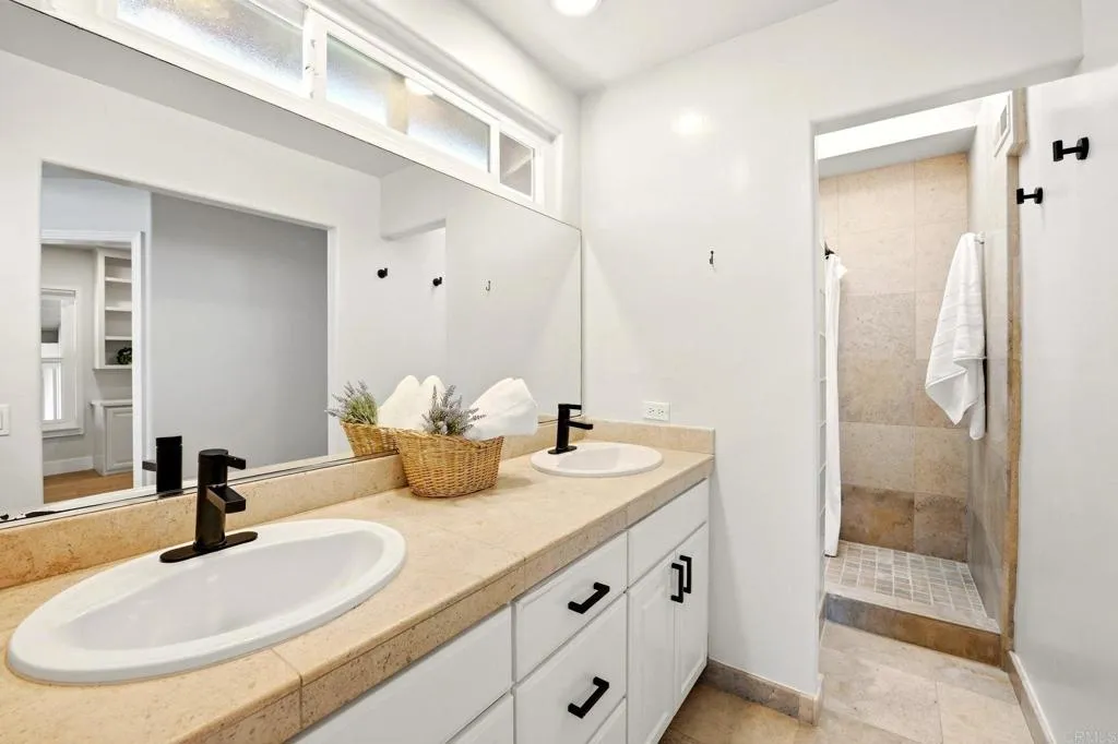 https://cdn.realtyfeed.com/cdn/127/306743259/143d51d6fffb5b662efe7ffcfe5dabf6.webp