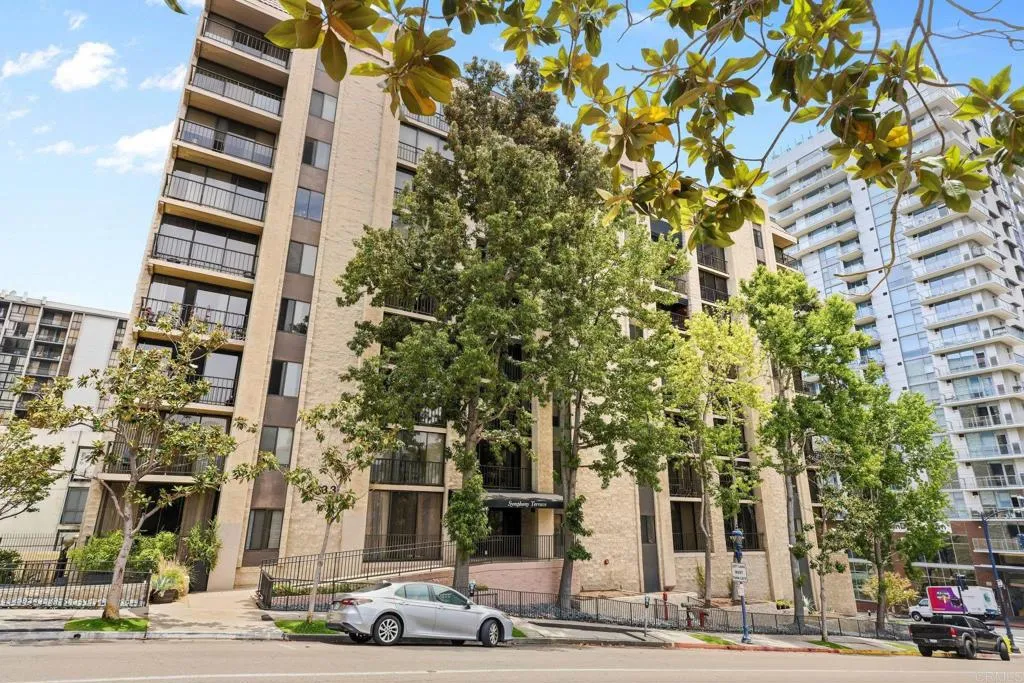 https://cdn.realtyfeed.com/cdn/127/306743321/32d1ed31b8c409e669776bc05be409af.webp