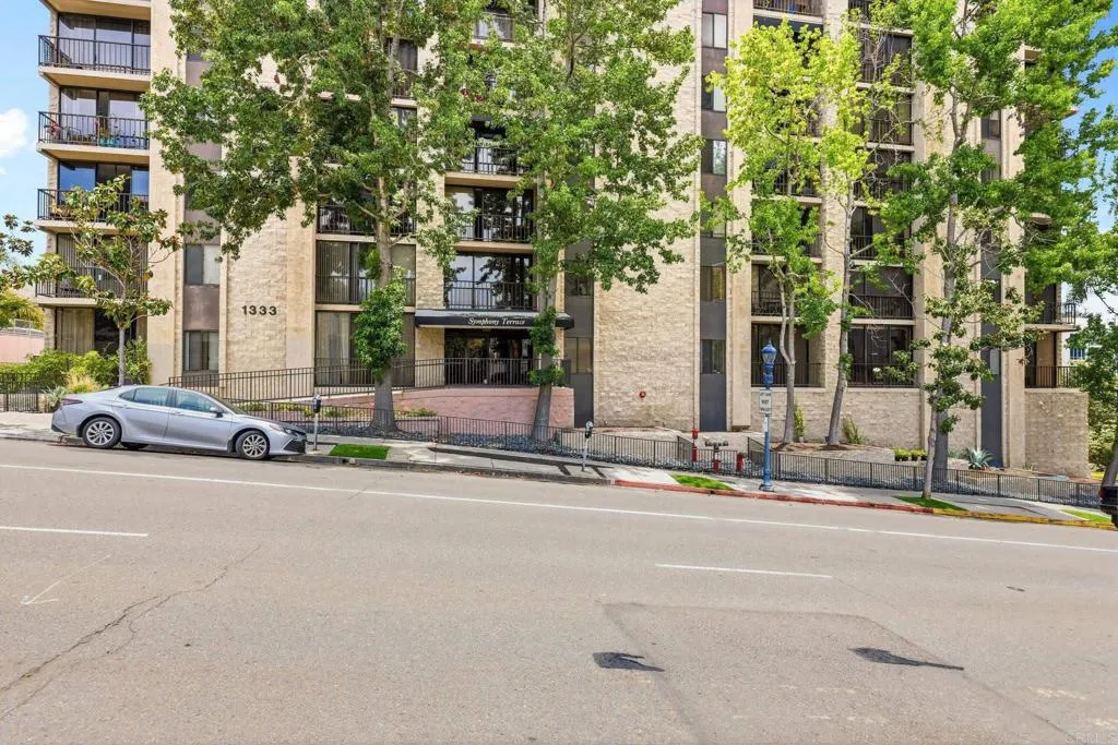 https://cdn.realtyfeed.com/cdn/127/306743321/6a57ca348e28a5c7f011bde5d37f61a6.webp