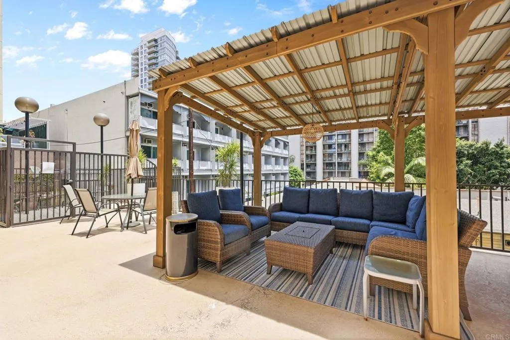 https://cdn.realtyfeed.com/cdn/127/306743321/9ef8d380b01e4c73715df5bae7cc5ab5.webp
