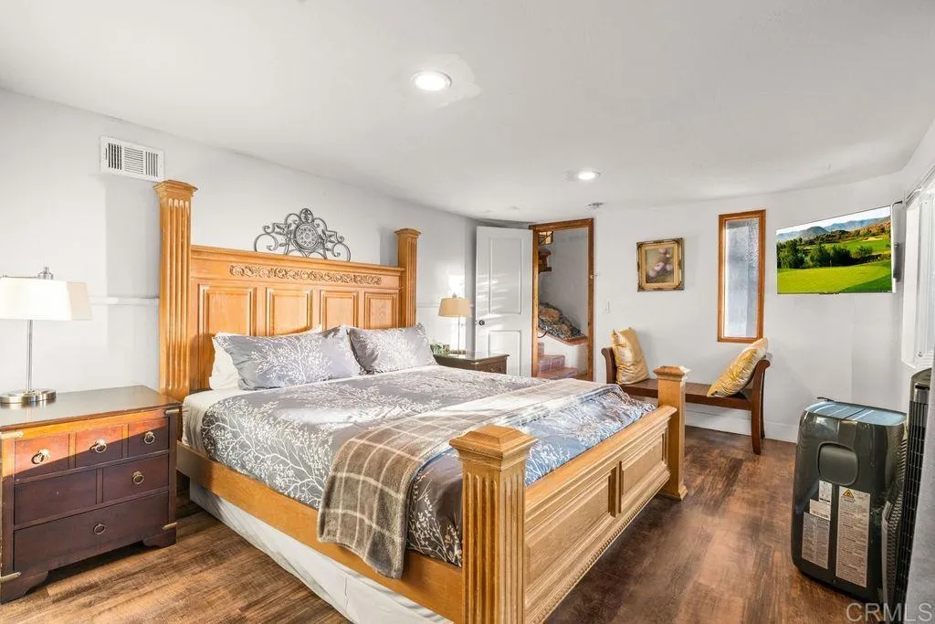 https://cdn.realtyfeed.com/cdn/127/306743325/88ede87c70be31d452c342f7a8dc46b3.webp