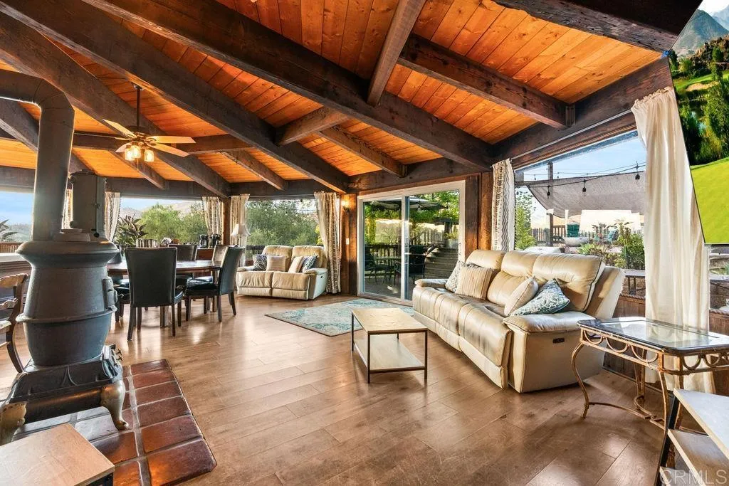 https://cdn.realtyfeed.com/cdn/127/306743325/fbd95d0785d338922e3a4924cfd3339f.webp