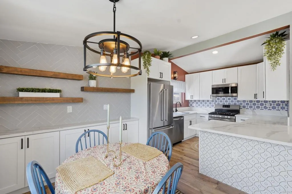 https://cdn.realtyfeed.com/cdn/127/306743329/428e6d8f78759223aa6369393907cd05.webp