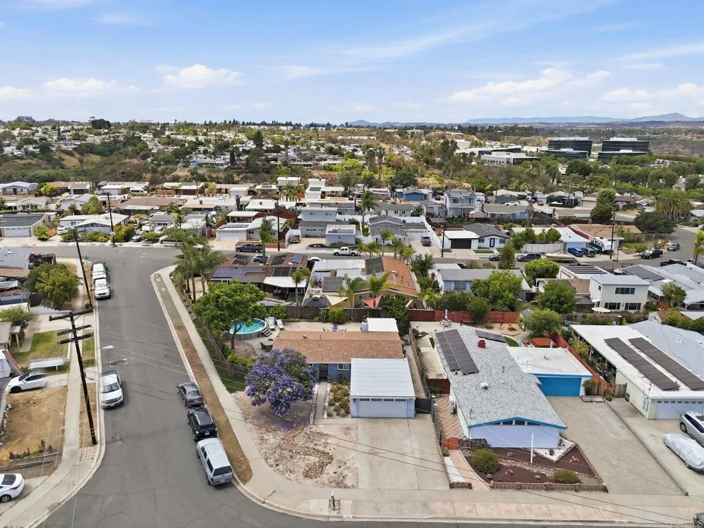 https://cdn.realtyfeed.com/cdn/127/306743329/a2dbee99813654f4b04c437619fd430e.webp