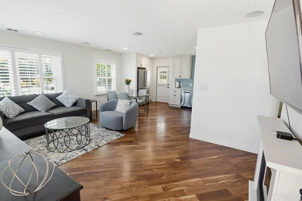 https://cdn.realtyfeed.com/cdn/127/306743371/3b76d5671fabb32c7cd7d348e396415a.webp