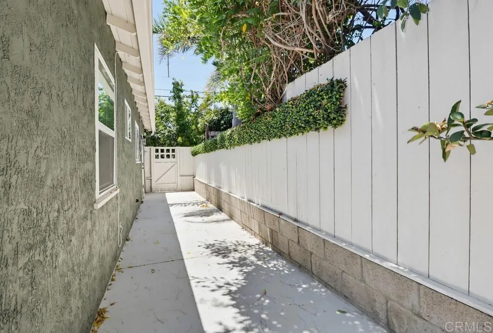 https://cdn.realtyfeed.com/cdn/127/306743371/eb93d9d098c3781ddc04b8fbfeede431.webp