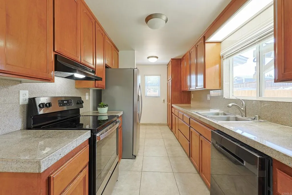 https://cdn.realtyfeed.com/cdn/127/306743377/96bc25efb773ef3c8f83cd51f0354f25.webp